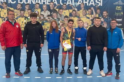 A bronzérmes Sándor Tamás (középen). Fotó: Facebook / Sepsiszentgyörgyi Iskolás Sportklub