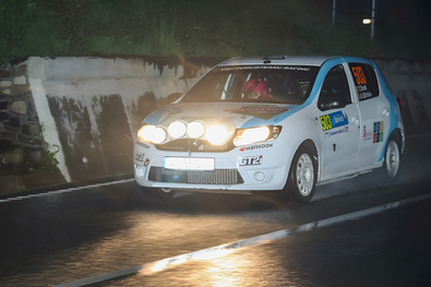 Megnyertek egy gyorsasági szakaszt (Autósport, rali)