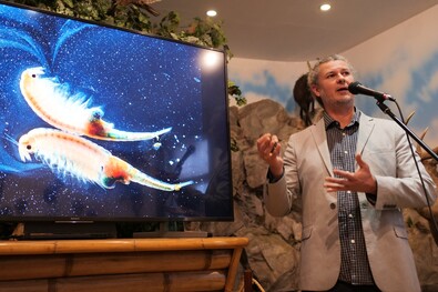 A mikrovilág csodái címmel Ujvári Zsolt előadást tartott Sepsiszentgyörgyön. Fotó: Mózes László