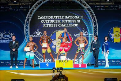 Alexandru Sandu a dobogó második fokán. Fotó: Facebook / Federatia Romana de Culturism si Fitness