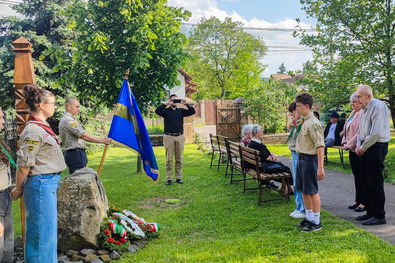 Embernek maradni, itthon (Főhajtás Kovásznán)