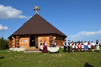 Szétszabdaltak egy nemzetet (Trianonra emlékeztek a Poszkár-tetőn)