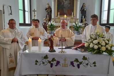 Ft. György Imre plébános, ft. Ilyés Zsolt plébános, ft. Veress Sándor Levente plébános és ft. Timár Zoltán plébános. Fotó: Varga László