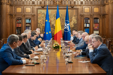Nicușor Dan államfő a szakszervezeti vezetőkkel egyeztet. Fotó: presidency.ro