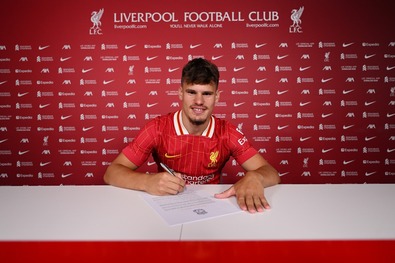 Kerkez Milos a Liverpool játékosa (Labdarúgás)