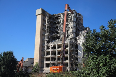 Bontják a Bodok Szállót. Albert Levente felvétele