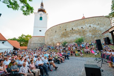 Közösségépítés színvonalas koncertekkel (Sepsiszentgyörgyi református vártemplom)