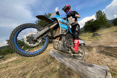 Tompa Krisztián és a Yamaha Ténéré 700 GYTR Edition. Fotó: Toma Nedelea