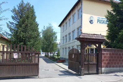 Még vannak betöltetlen helyek a sepsiszentgyörgyi Puskás-iskolában.  A szerző felvétele