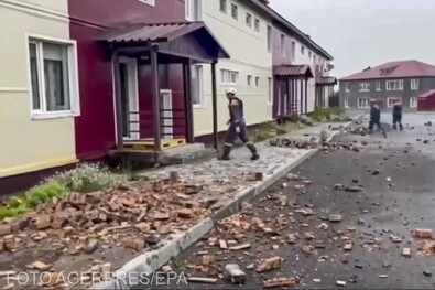 Hatalmas földrengés, szökőárriadó