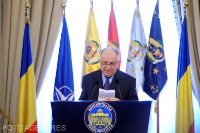 Ion Iliescu 2014-ben, a NATO-csatlakozás tízéves évfordulóján szervezett ünnepségen. Fotó: Agerpres