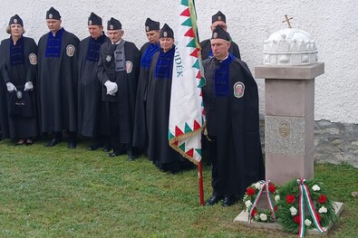 Ünnepi megemlékezés a templomban (Olasztelek)