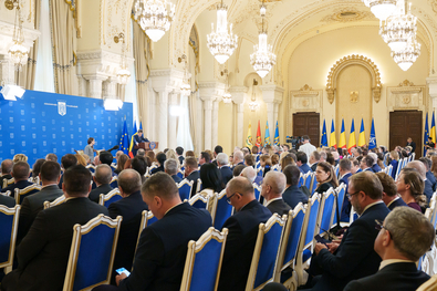 A változásokhoz kell alkalmazkodnia a diplomáciának