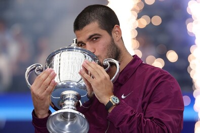 Carlos Alcaraz a Grand Slam-serleg mellé ötmillió dollárt kapott. Fotó: Facebook / ROLAND-GARROS