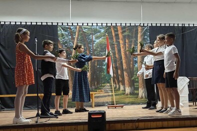 Színdarabbal indult az új tanév (150 éves a dálnoki iskola)