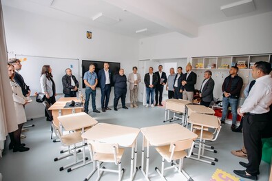 Megújult iskolában üléseztek (Kovászna Megye Tanácsa)