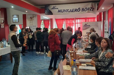 Nincs pénz bértámogatásra