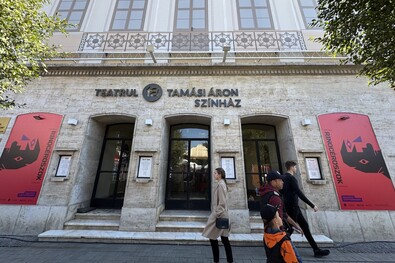 Két jelentkező az igazgatói tisztségért (Tamási Áron Színház)