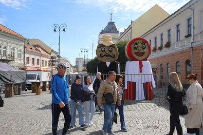 Vásárosok. Fotó: Albert Levente