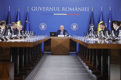 Ülésezik a kormány. Néhány minisztériumtól elvesznek, másoknak adnak. Fotó: gov.ro