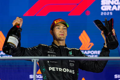 Russell nyert,  világbajnok a McLaren (Forma–1)