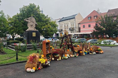 Őszi dekoráció Kézdivásárhelyen. Fotó: Bartos Lóránt