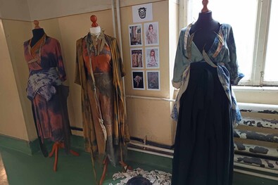 Ruhaköltemények a dohánygyárnál. Fotó: Józsa Zsuzsanna