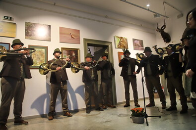 Vadak fotón, festményen