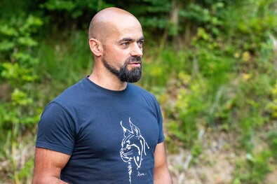 Gál László „testközelből” ismeri a nagyvadat. Fotók: Facebook / Gál László