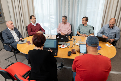 Édler András, Antal Árpád, Bihari Béla, Fejér Szilárd és Debreczeni László a projektismertetőn. Fotók: Ürmösi Levente Mihály