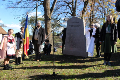 Vargha Mihály tervei alapján Dóczy Ildikó készített emlékművet. Fotó: Hecser László