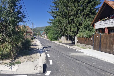 Új aszfaltszőnyeg az Alsónyír utcában. Fotó: Demeter Ferenc