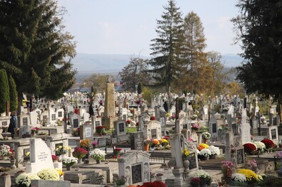 A sepsiszentgyörgyi köztemető halottak napja előtt. Fotó: Albert Levente