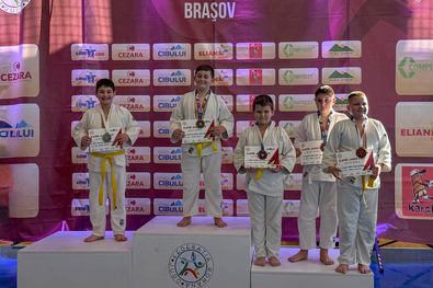 Hat éremmel tértek haza Brassóból (Cselgáncs)