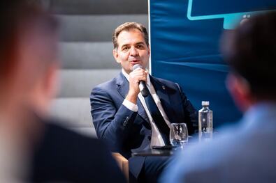 A magyar képviseletet gyengítené  a kezdeményezés (Antal  Árpád  a  „háromszázas”  parlamentről)