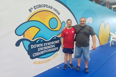 Portugáliában ugrott medencébe (Úszás)