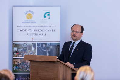 Periratok rajzolják újra Orbaiszék középkorát (Hegyi  Géza  történész  előadása  Kovásznán)