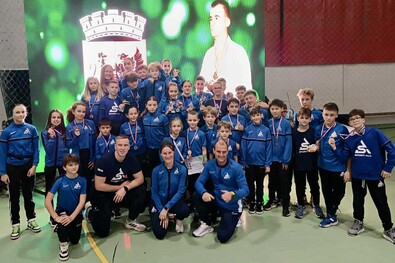 Harmincegy érmet szereztek Nagyszalontán (Karate)