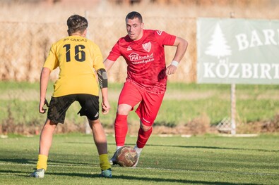 Tovább menetelnek az esélyesek (Labdarúgás,  4.  Liga)