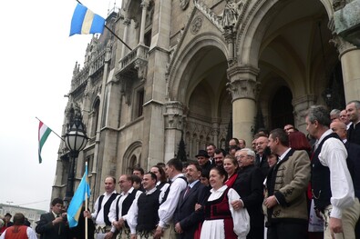 Tizenöt éve lobog a székely zászló az Országházán