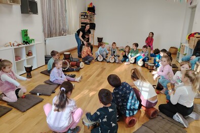 A zene varázsa a Hófehérke-óvodában