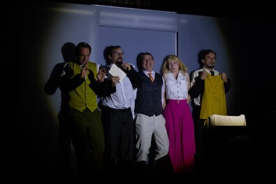 Rinocéroszok között egy ember  (Eugéne Ionesco: Rinocéroszok)