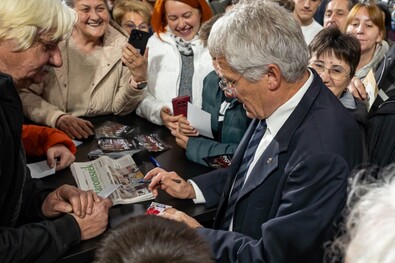 Bölöni László és a Háromszék Képkivágás. Fotó: Facebook / Sepsiszentgyörgy Önkormányzata