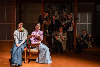 Jelenet a Mikor lesz nyár? című előadásból. Fotó: Barabás Zsolt