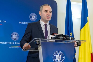 Nő a minimálbér, csökken a pártszubvenció