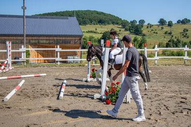 A terápiában a ló nem eszköz, hanem partner. Fotó: Kincsek Lovarda