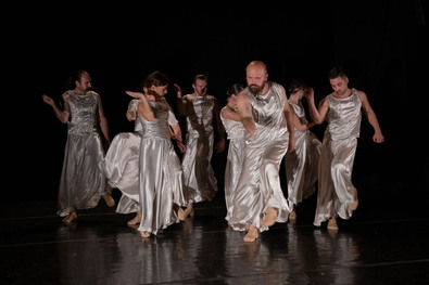 Jelenet a Meditáció a szépségről című előadásból. Fotó: tasz.ro 