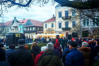 A megemelt adók ellen Balázs Attila szólalt fel. Bartos Lóránt felvétele