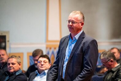 Porzsolt Levente a prefektúra tanácskozásán is jelezte észrevételeit. Fotó: Facebook / Tamás Sándor. Kiss Zsombor felvétele