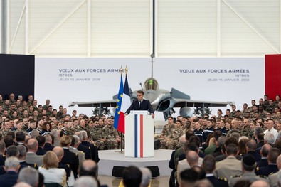 Emmanuel Macron francia elnök beszédet mond egy katonai rendezvényen. Fotó: Facebook / Emmanuel Macron